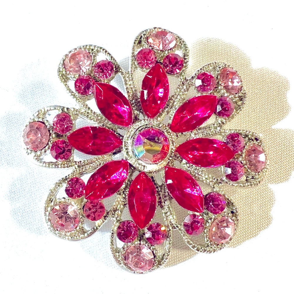 Vintage Elegant Pink Crystal  Rhinestone Brooch Pin